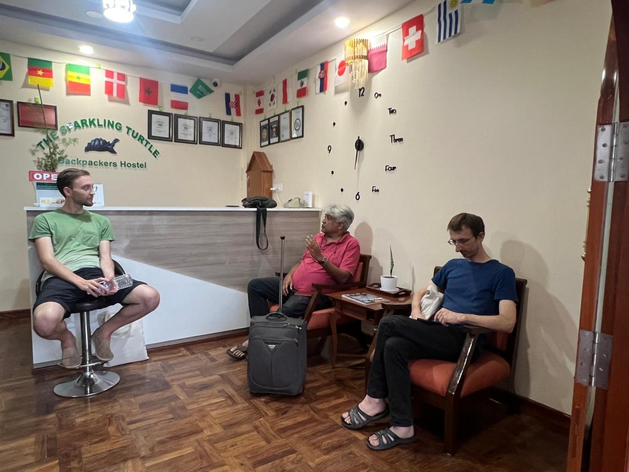 The Sparkling Turtle Backpackers Hostel Kathmandu Luaran gambar